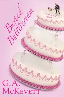 Cover of Buried in buttercream: a Savannah Reid mystery